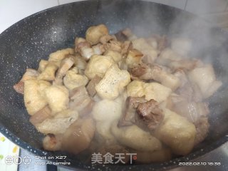 油豆腐焖五花肉的做法步调：8