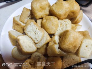 油豆腐焖五花肉的做法步调：3