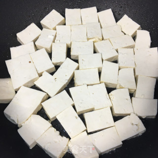 鸡蛋喷鼻煎豆腐的做法步调：3