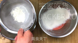 超等丰富白丝绒旋风卷，有颜值又甘旨，心感细致绵柔。的做法步调：3