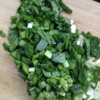 肉丁韭菜挨卤里的做法步调：3