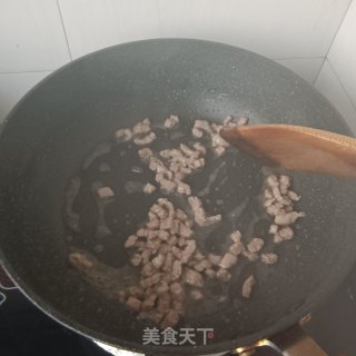 肉丁韭菜挨卤里的做法步调：7