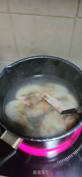 蒜喷鼻虾拌西兰花的做法步调：7