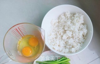 西蓝花炒饭的做法步调：2
