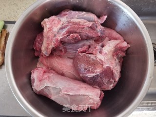 酱牛肉的做法步调：1