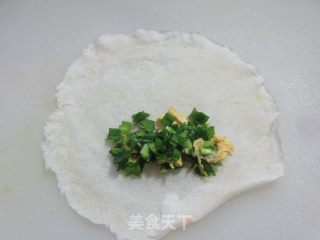 韭菜鸡蛋馅秋卷的做法步调：12