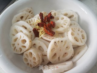 炝拌糖醋莲菜的做法步调：6