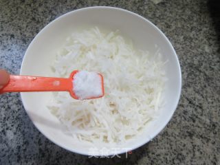 萝卜丝虾仁馅秋卷的做法步调：5
