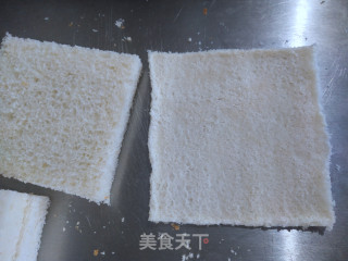 肉紧吐司卷的做法步调：7
