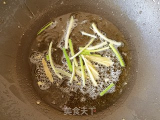 青白椒鸡蛋炒扇贝肉的做法步调：6