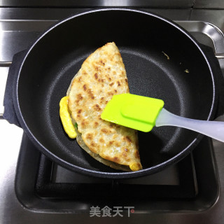 水腿鸡蛋饼(脚抓饼)的做法步调：5