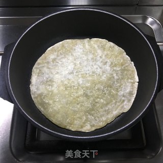 水腿鸡蛋饼(脚抓饼)的做法步调：2