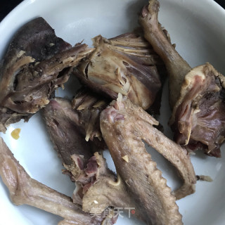 萝卜丝板鸭汤的做法步调：1