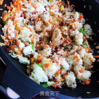 腊肉炒饭的做法步调：9