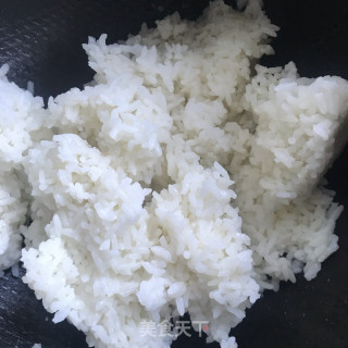 腊肉炒饭的做法步调：3