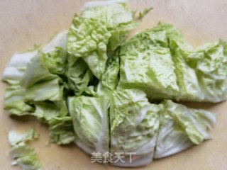 小酥肉年夜烩菜的做法步调：1