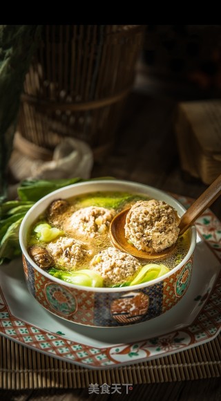 青菜肉圆汤的做法步调：1