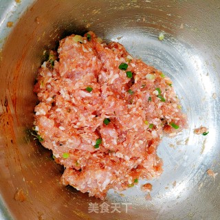 青菜肉圆汤的做法步调：3