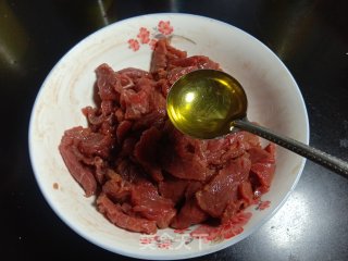 牙签牛肉的做法步调：7