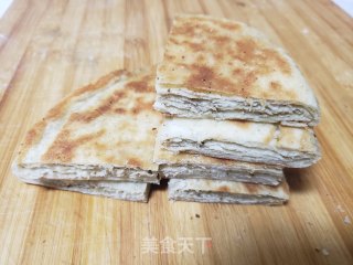 白萝卜利剑菜炒饼丝的做法步调：1
