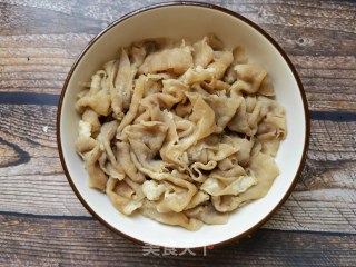 利剑菜粉条炖牛肉卷的做法步调：4