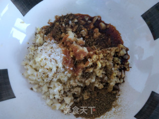 坚皮五花肉的做法步调：6