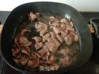 姜葱溜牛肝的做法步调：8