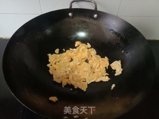 鸡蛋炒广式腊肠的做法步调：3