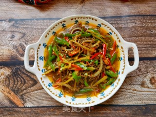 青白椒姜丝炒毛肚的做法步调：11