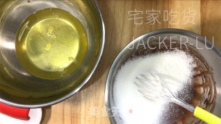 可可蛋糕卷，一次有些失利的教程，可是废品实的超好吃，心感不相上下的。的做法步调：5
