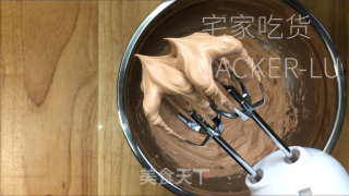 可可蛋糕卷，一次有些失利的教程，可是废品实的超好吃，心感不相上下的。的做法步调：21