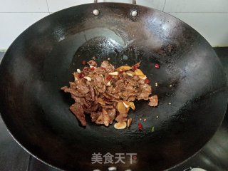干炒牛肉的做法步调：6