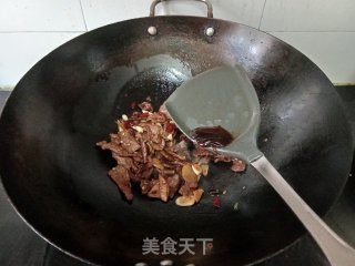 干炒牛肉的做法步调：8