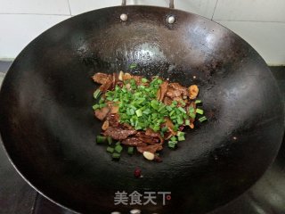 干炒牛肉的做法步调：11