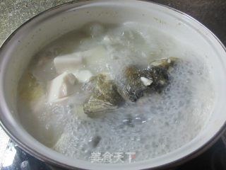 鱼头豆腐汤的做法步调：8
