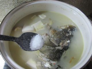 鱼头豆腐汤的做法步调：14