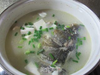 鱼头豆腐汤的做法步调：16