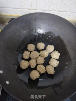 牛肉丸烧利剑菜的做法步调：3