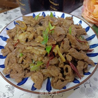 葱爆羊肉的做法步调：9