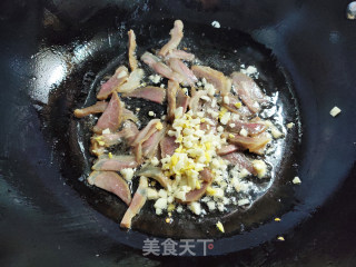 蒜条炒腊肉的做法步调：9