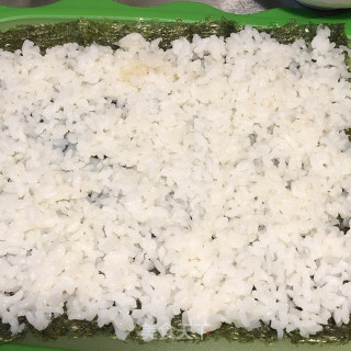 腊肠紫菜包饭的做法步调：6