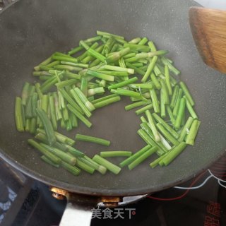 蒜苔炒鸡胗的做法步调：8