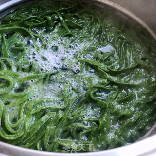 番茄鸡蛋拌菠菜里的做法步调：8