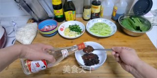 老北京炸酱里的做法步调：2