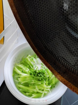 凉拌莴苣的做法步调：3