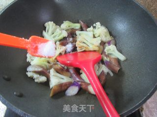炒天上陈的做法步调：8