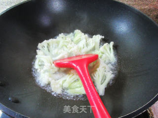 炒天上陈的做法步调：4