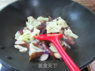 炒天上陈的做法步调：5