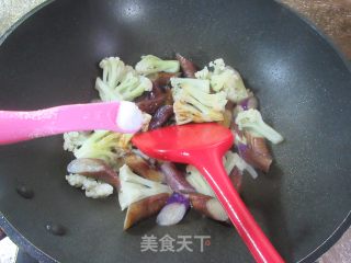 炒天上陈的做法步调：7