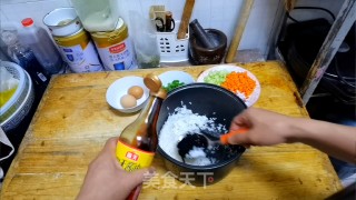 酱油蛋炒饭的做法步调：2